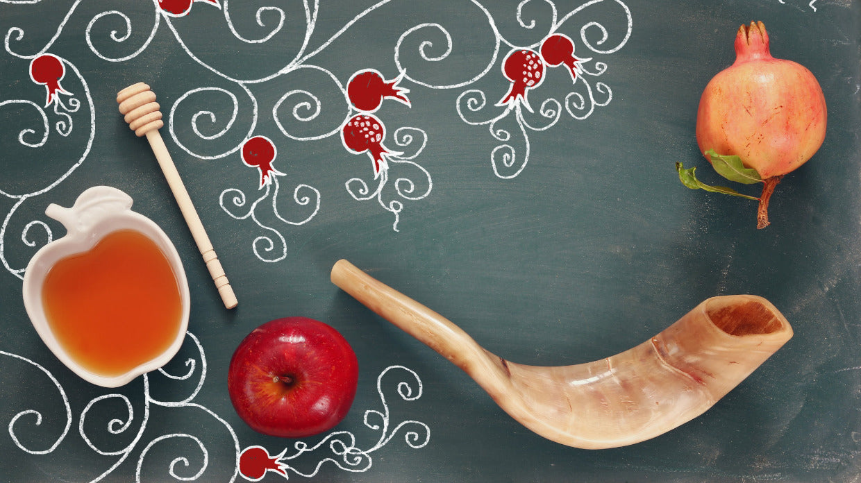 Apples & Honey on Rosh Hashanah: The Sweet Tradition