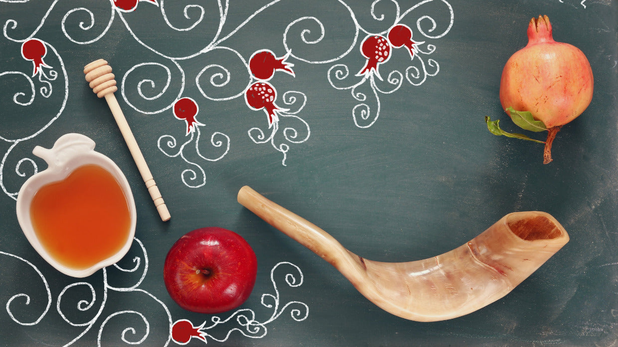 Apples & Honey on Rosh Hashanah: The Sweet Tradition