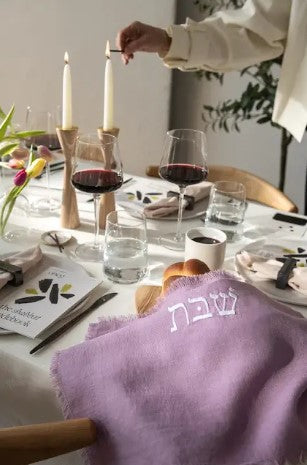 Why natural materials really stand out on the shabbat table